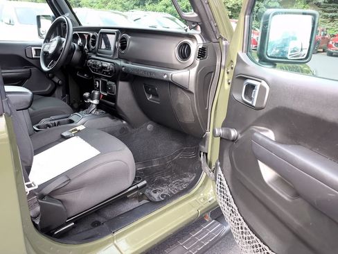 Used 2023 Jeep Wrangler Sport AWD/4WD image 6