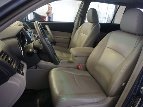 Used 2013 Toyota Highlander SE AWD/4WD image 16