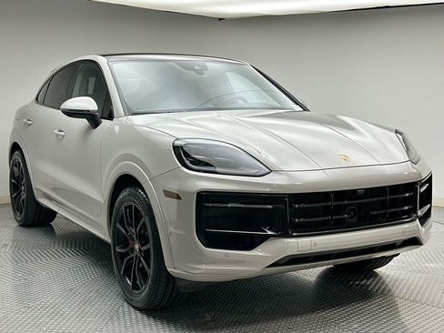 Used 2025 Porsche Cayenne S AWD/4WD image 15