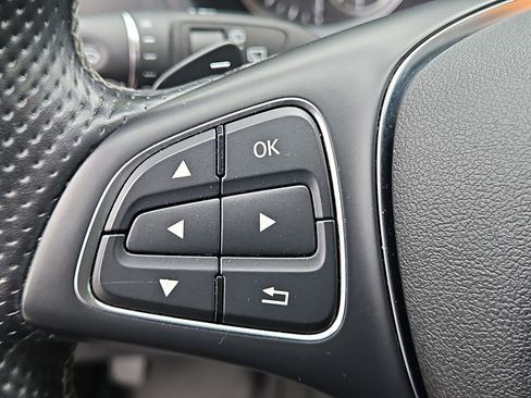 Used 2020 Mercedes-Benz Metris Passenger image 24