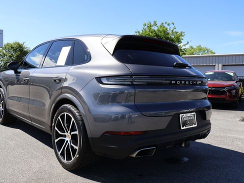 Used 2024 Porsche Cayenne image 3