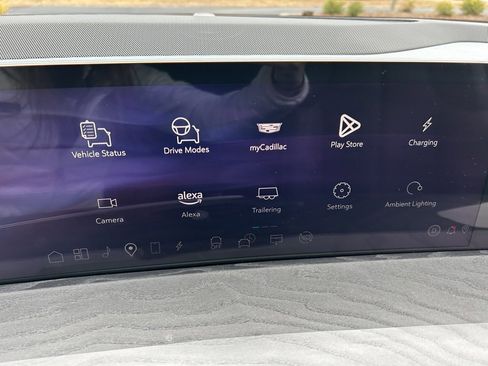 Used 2025 Cadillac Escalade IQ Luxury 2 w/ LPO, Premium Carpet Package image 30