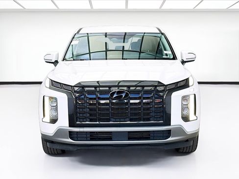 Used 2023 Hyundai Palisade SE FWD image 2