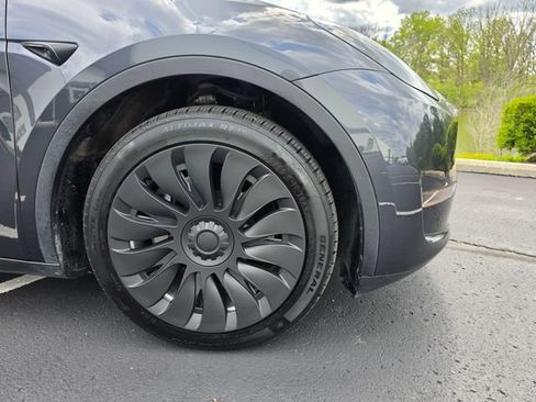 Used 2024 Tesla Model Y Long Range AWD/4WD image 5