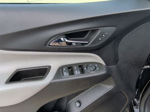 Used 2024 Chevrolet Equinox LT image 11