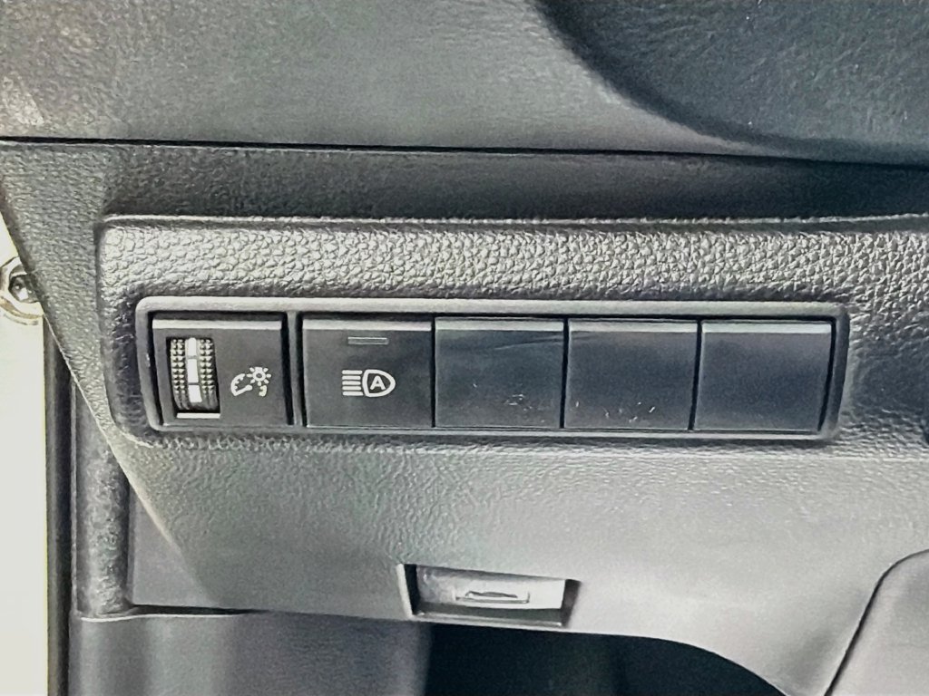 Used 2020 Toyota Corolla XSE FWD image 10
