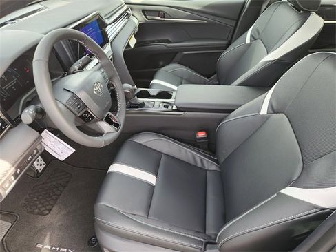 New 2026 Toyota Camry SE image 5