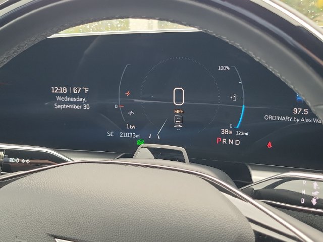 Certified 2024 Cadillac Lyriq Luxury AWD/4WD image 16