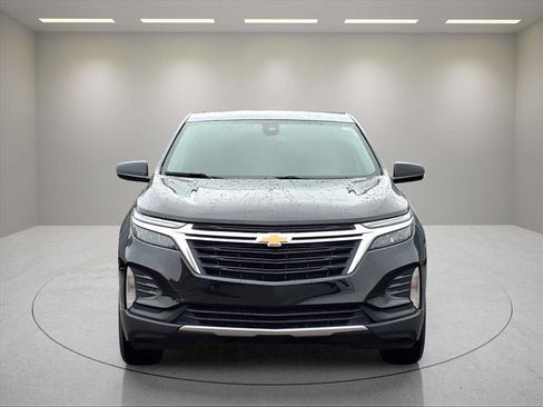 Used 2023 Chevrolet Equinox LT FWD image 2