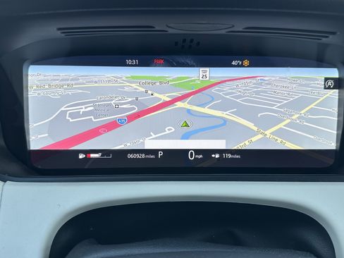 Used 2019 Land Rover Range Rover Velar R-Dynamic SE image 23