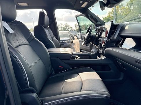 Used 2025 RAM 2500 Limited AWD/4WD image 22