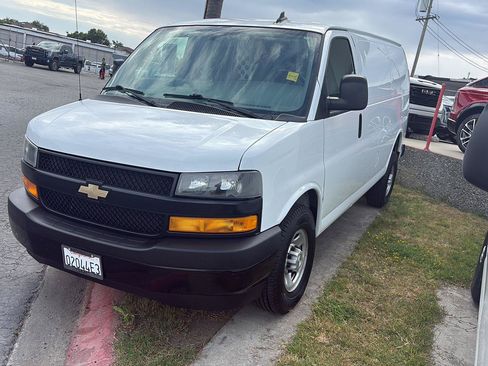 Used 2021 Chevrolet Express 2500 w/ Driver Convenience Package RWD image 7