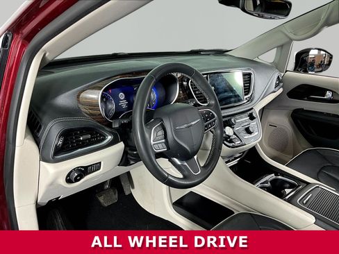 Used 2023 Chrysler Pacifica Limited w/ Uconnect Theater Family Group AWD/4WD image 15