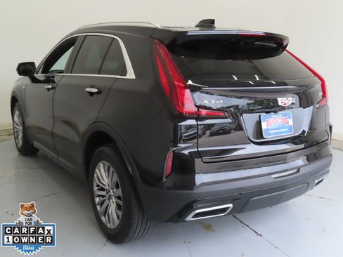 Used 2025 Cadillac XT4 Premium Luxury image 6