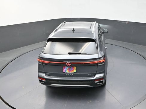 New 2025 Volkswagen Taos SEL image 16