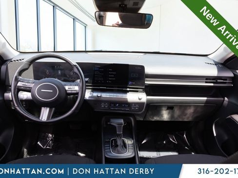 Used 2025 Hyundai Kona SEL FWD image 4
