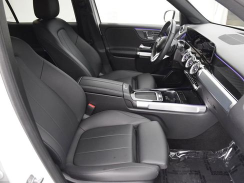 Certified 2024 Mercedes-Benz GLB 250 image 16