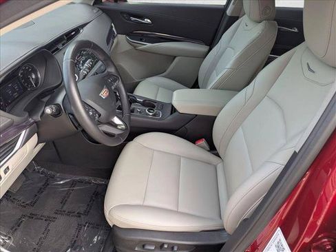 Used 2022 Cadillac XT4 Luxury FWD image 16