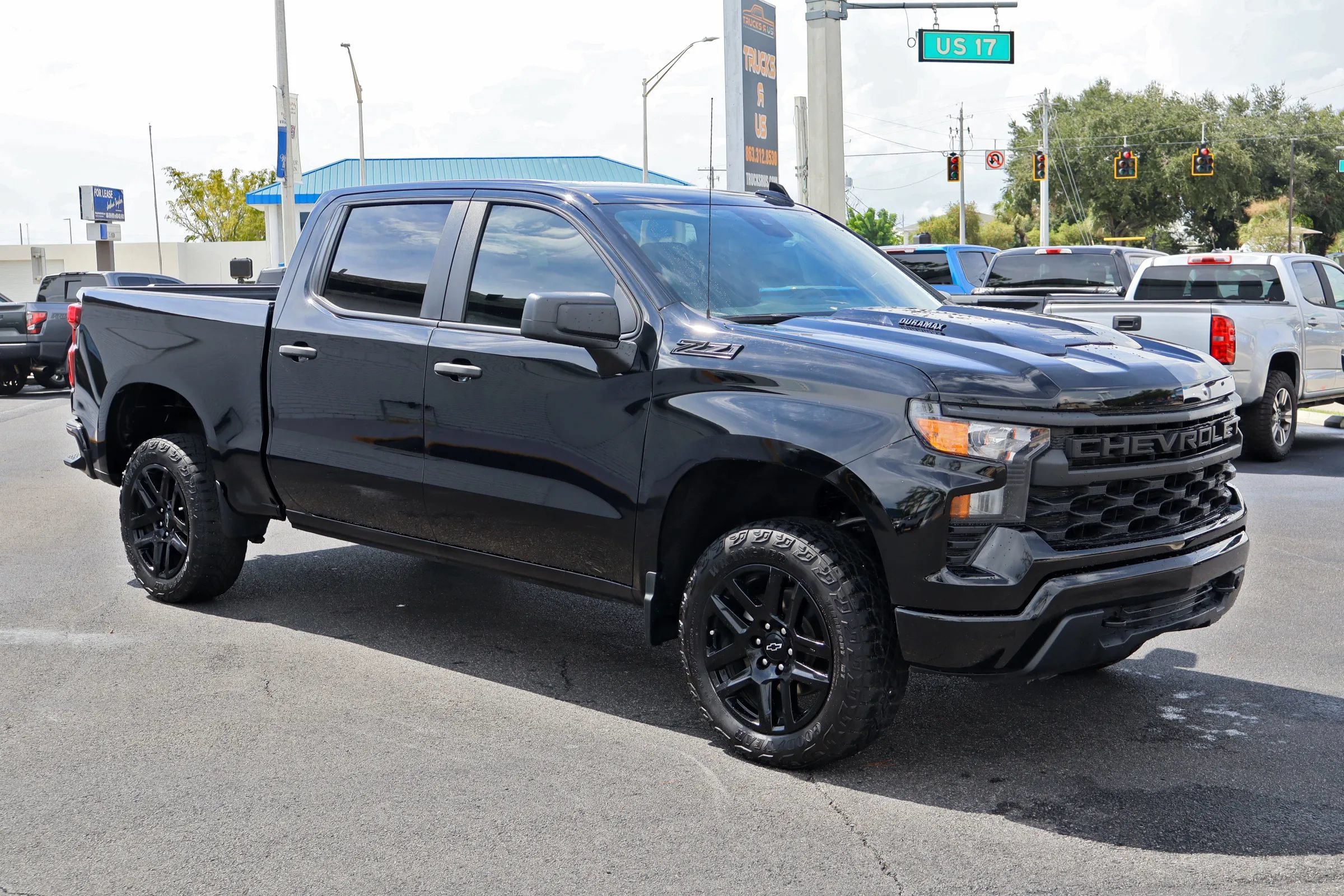 Used 2024 Chevrolet Silverado 1500 Custom Trail Boss w/ Midnight Edition AWD/4WD image 1