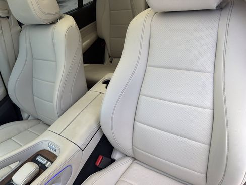 Used 2022 Mercedes-Benz GLS 450 4MATIC image 24