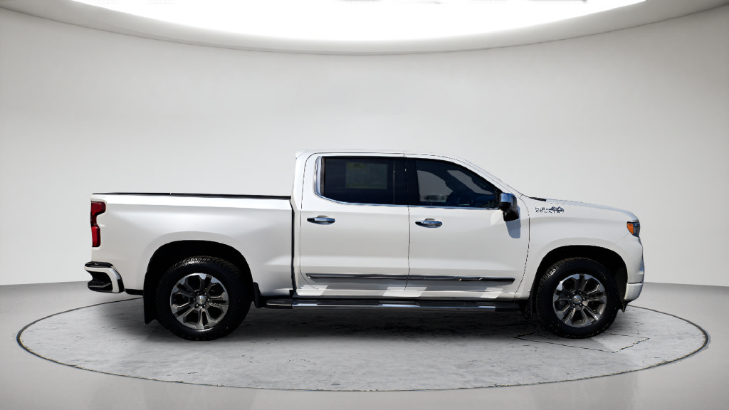 Used 2022 Chevrolet Silverado 1500 High Country w/ Z71 Off-Road Package AWD/4WD image 4