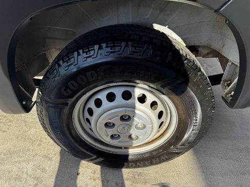 Used 2024 RAM ProMaster 2500 w/ Convenience Group FWD image 19