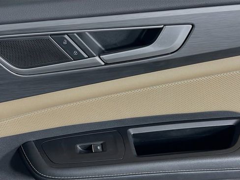 Used 2024 Volkswagen Atlas Cross Sport SE image 32