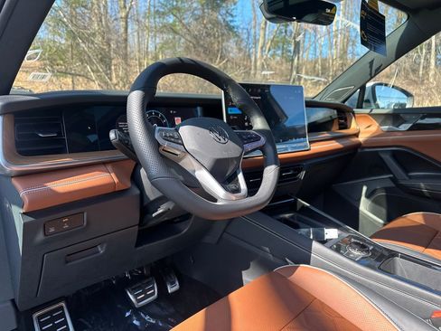 New 2026 Volkswagen Tiguan SEL R-Line image 6