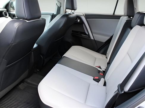 Certified 2016 Toyota RAV4 Limited image 19