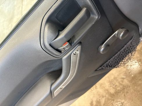 Used 2015 Jeep Wrangler Sport AWD/4WD image 16