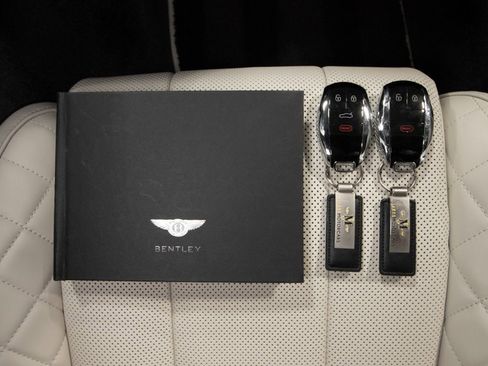 Used 2021 Bentley Continental GT image 62