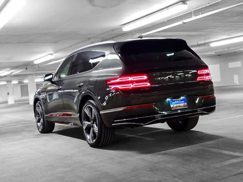 Used 2025 Genesis GV80 2.5T Prestige image 5