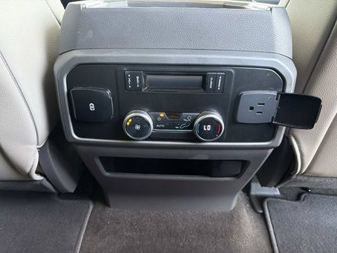 Used 2019 Ford Expedition XLT w/ Equipment Group 202A RWD image 23