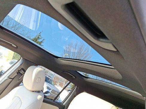 Certified 2022 Mercedes-Benz GLB 250 4MATIC image 14