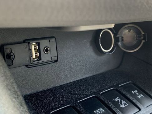 Used 2016 Toyota Highlander Limited image 27