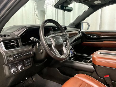 Used 2023 GMC Yukon XL Denali Ultimate image 8