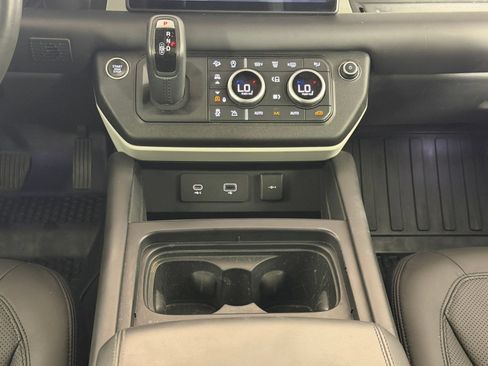 Used 2020 Land Rover Defender 110 S AWD/4WD image 17