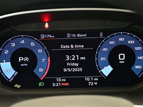 Used 2025 Audi Q3 2.0T Premium w/ Convenience Package image 26