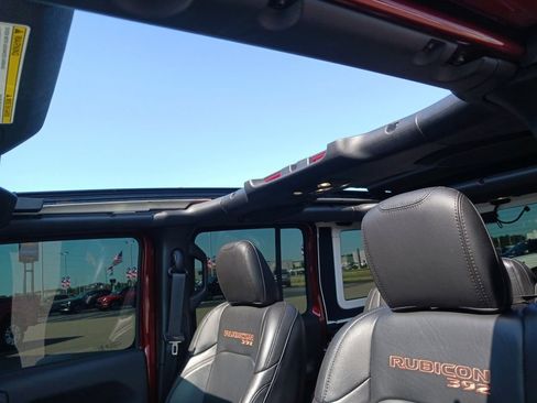 Used 2022 Jeep Wrangler Unlimited Rubicon AWD/4WD image 23
