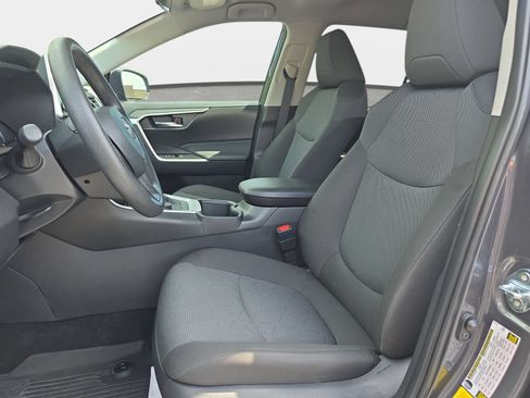 Used 2025 Toyota RAV4 XLE AWD/4WD image 14