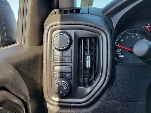 Used 2021 Chevrolet Silverado 1500 Custom image 13