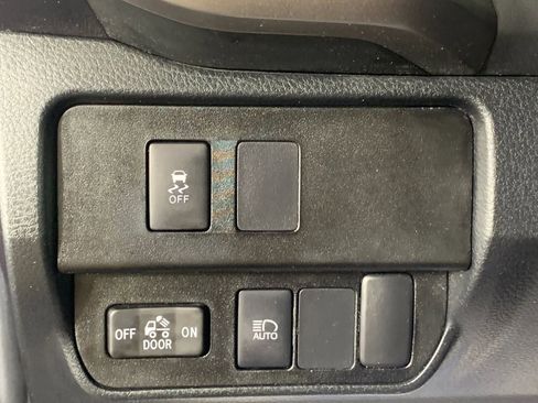 Used 2022 Toyota Tacoma SR5 RWD image 17