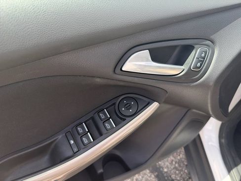 Used 2015 Ford Focus Titanium FWD image 27