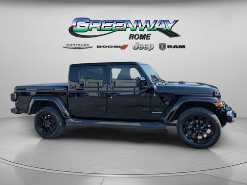 Used 2021 Jeep Gladiator Overland AWD/4WD image 1