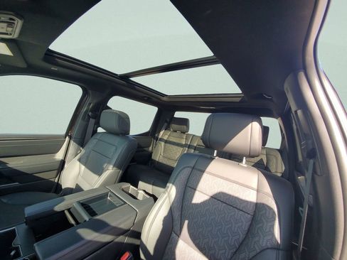 Used 2025 Toyota Tundra Limited image 20