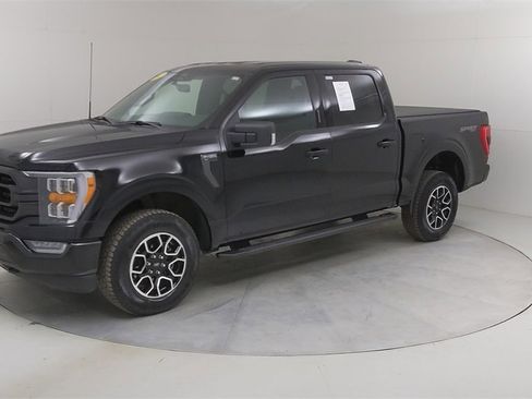 Certified 2022 Ford F150 XLT w/ Equipment Group 302A High image 20