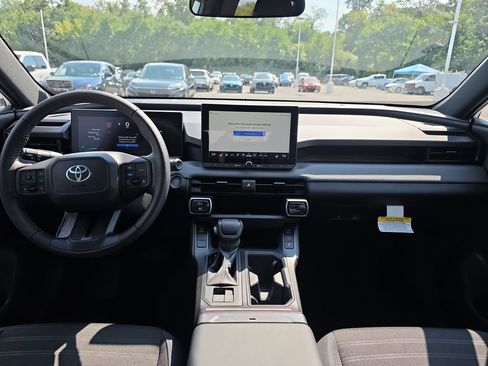 Used 2026 Toyota RAV4 SE w/ Convenience Package AWD/4WD image 19