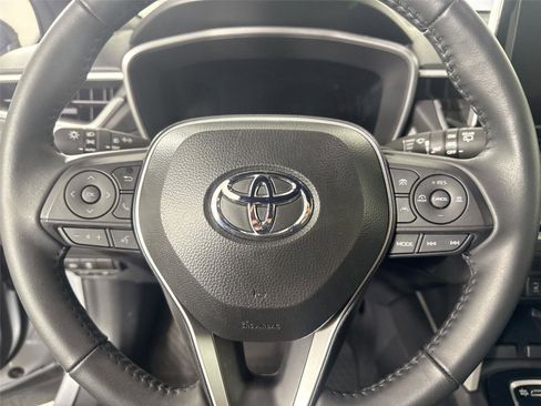Certified 2025 Toyota Corolla Cross XSE image 17