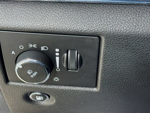 Used 2018 Jeep Grand Cherokee Limited RWD image 15