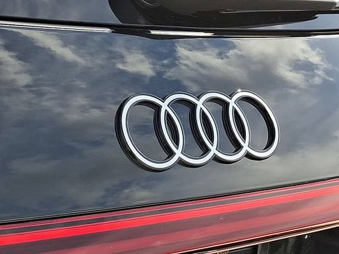 Used 2025 Audi Q5 Premium Plus w/ Premium Plus AWD/4WD image 19